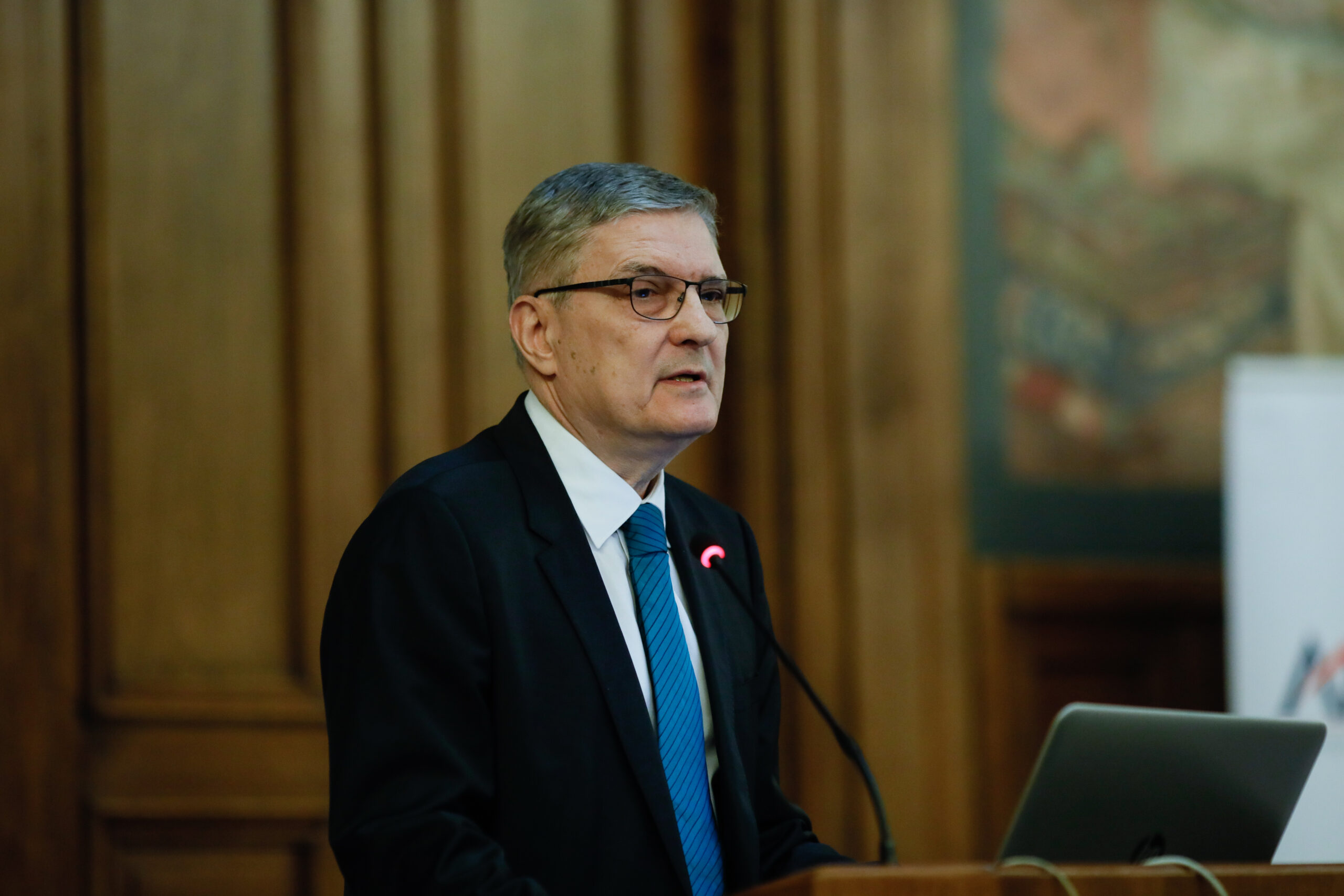 Dăianu: România are nevoie de o lege a salarizării unitare. Ce spune despre pensii, taxe și deficit