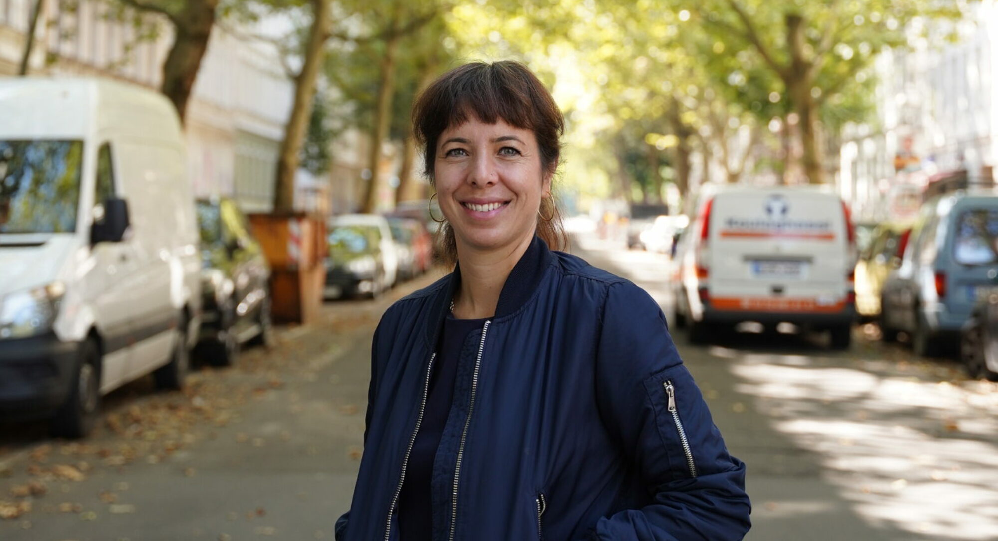 Exproprieri și mese la 3 euro / Elif Eralp vrea să devină primarul Berlinului și are cele mai bune șanse / „Ce poate fi mai democratic decât chiriile accesibile?
