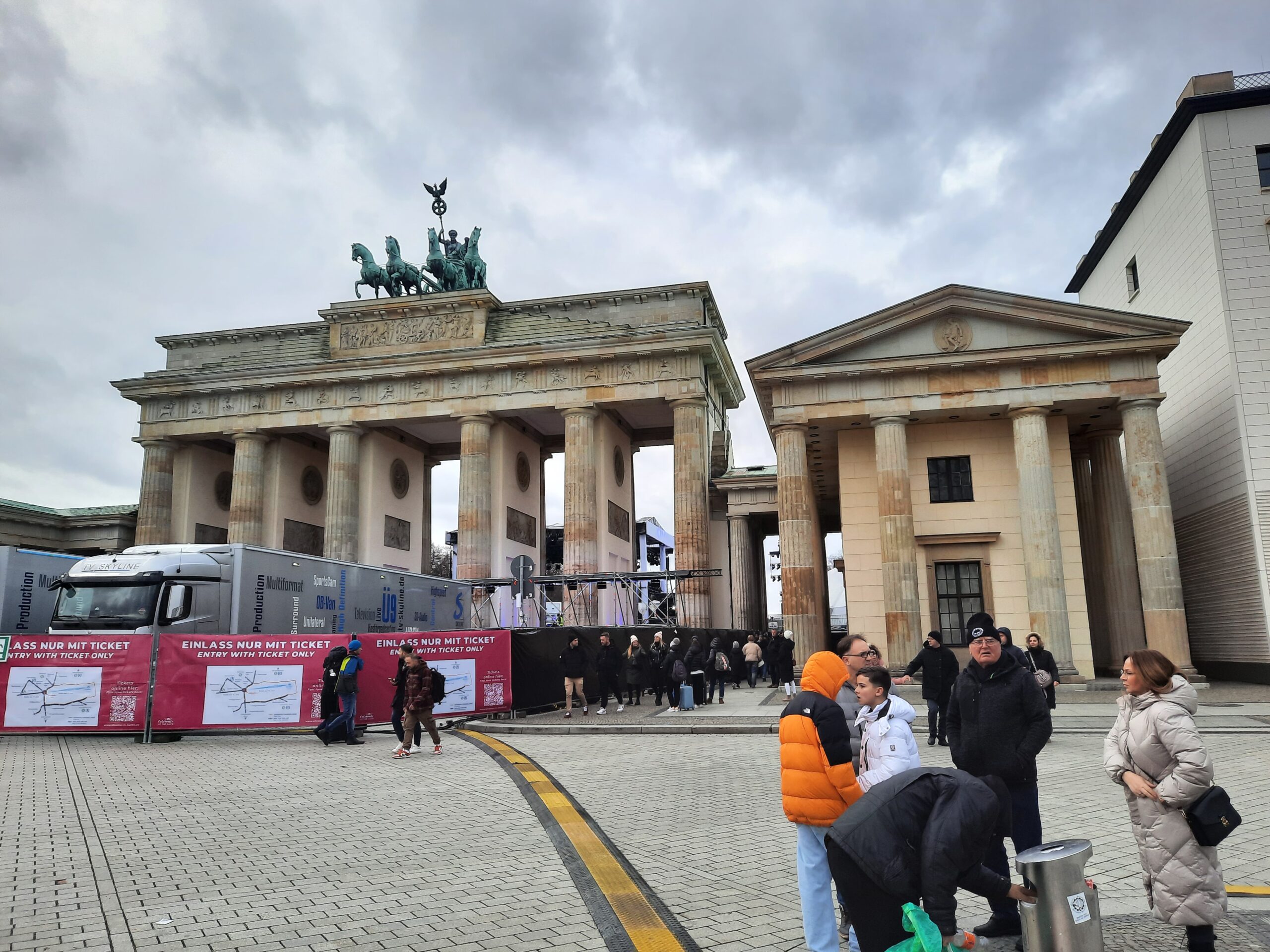 Alegeri în capitala Berlin și în landul Mecklenburg Pomerania Inferioară: Poate fi oprit tăvălugul Alternativei pentru Germania (AFD, extrema dreaptă)?