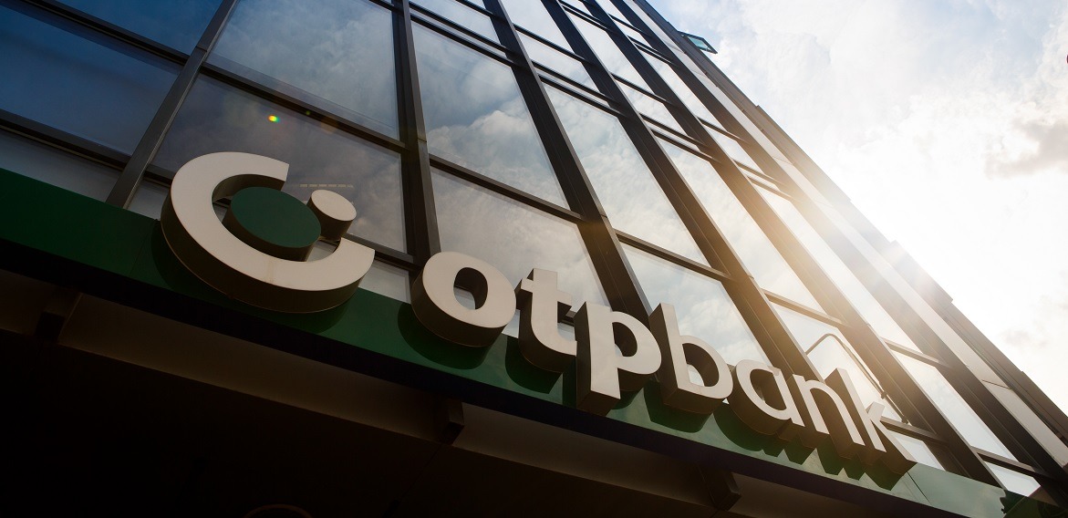 Bloomberg: OTP Bank, cea mai mare bancă din Ungaria, analizează ieșirea din Rusia
