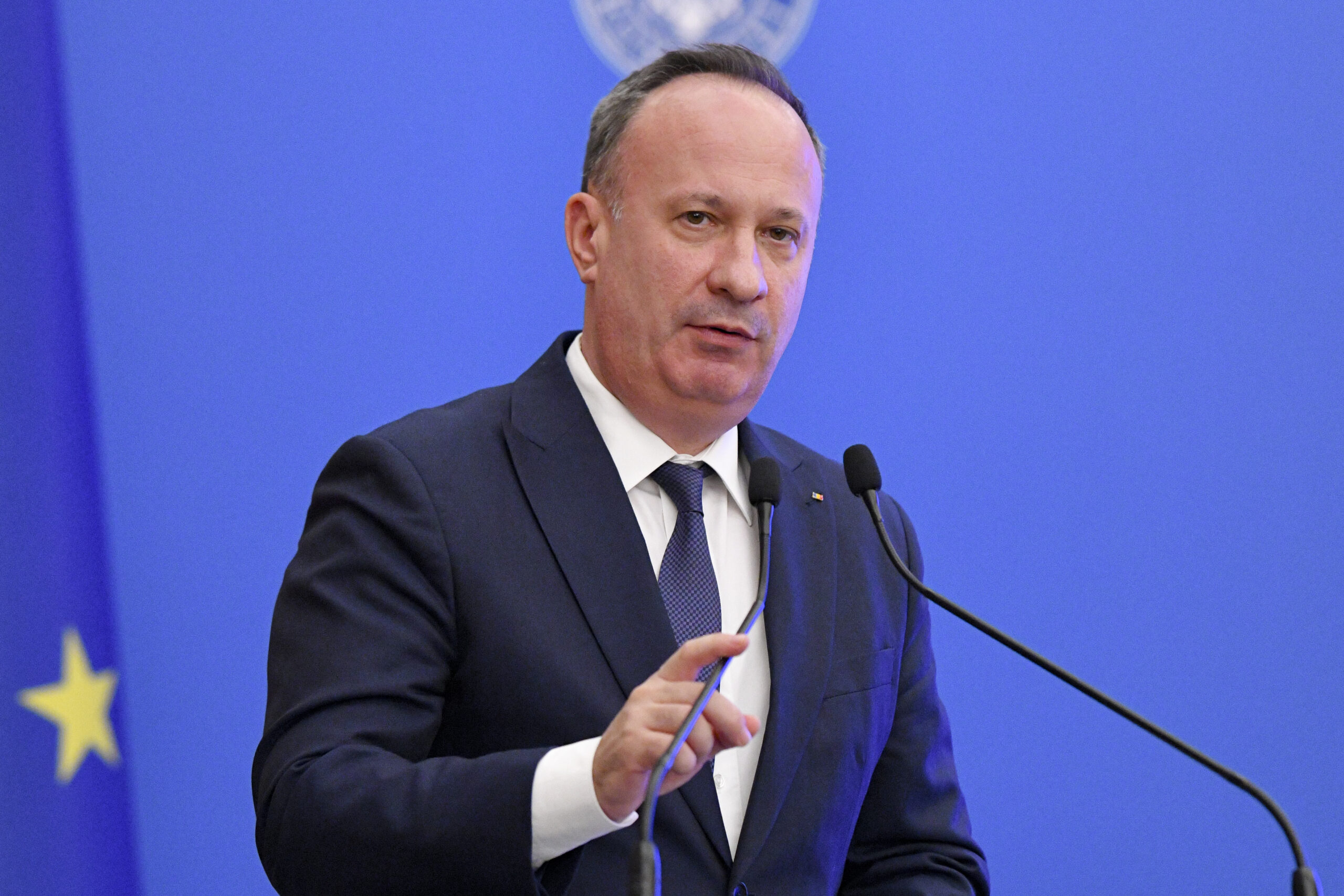 Adrian Câciu: România s-a împrumutat cu aproximativ 60 de miliarde de euro în 15 luni. Fiecare român, mai dator cu 1.800 de euro