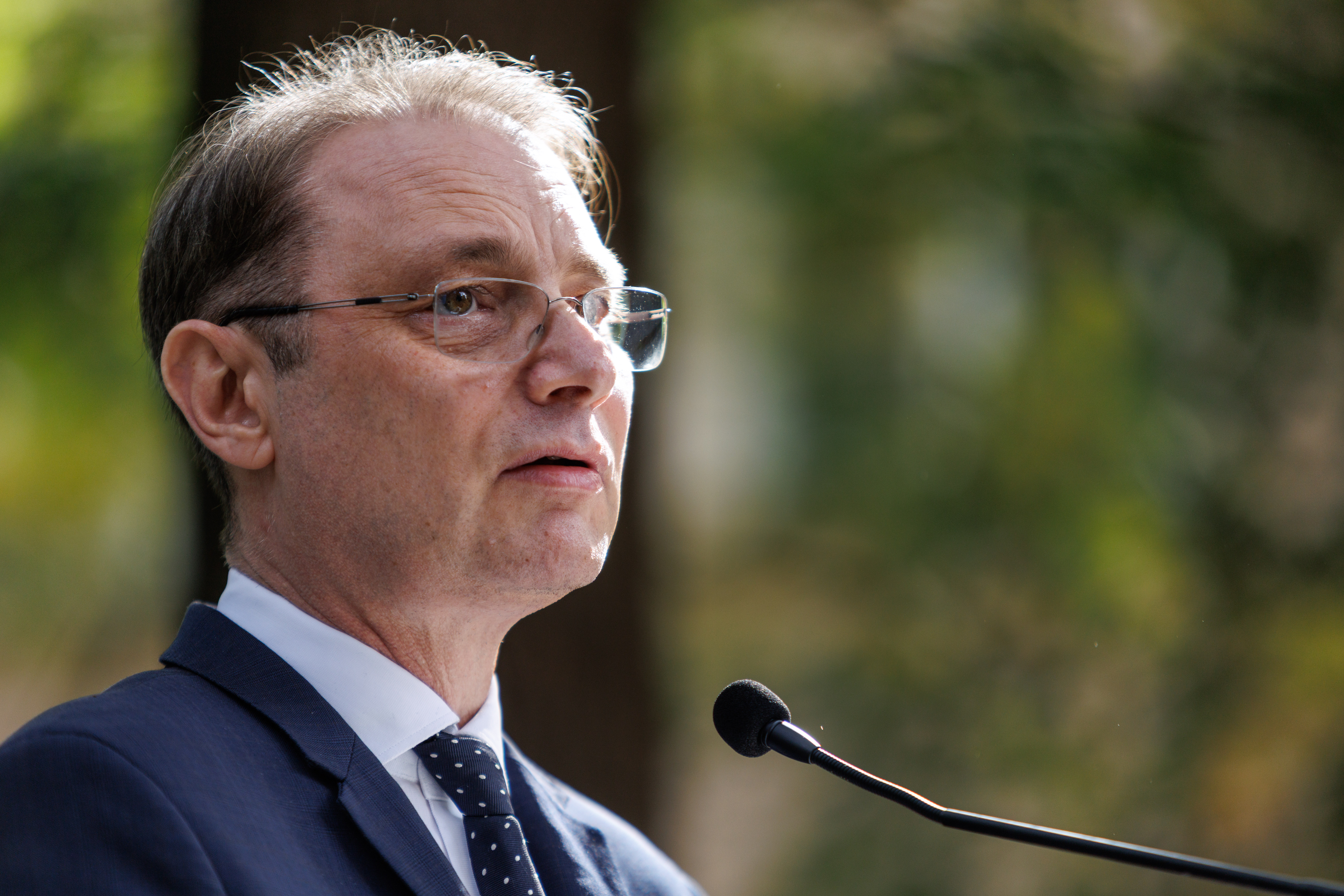 Modificări de ultimă oră în Guvernul Luca Niculescu: Școlile și liceele ajung pe mâna PSD. AI-ul merge la ministerul lui Zamfir
