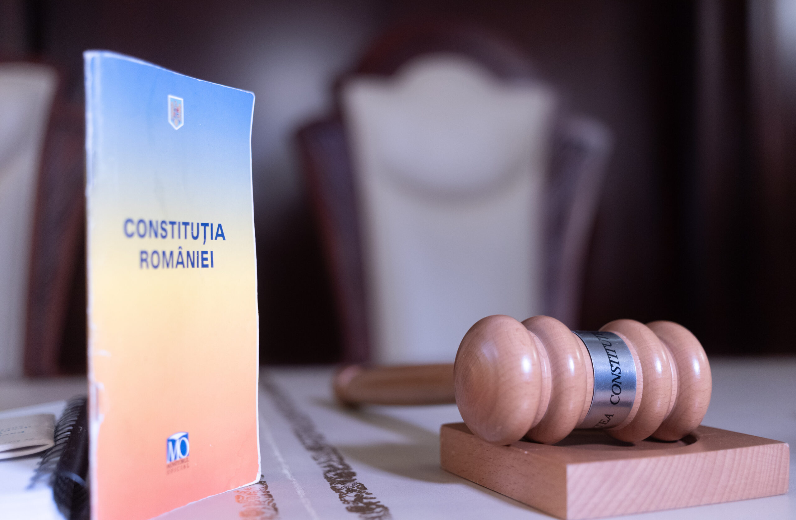 CCR decide azi în conflictul dintre Guvern și ÎCCJ. Miza: miliarde de lei pentru restanțele salariale ale magistraților
