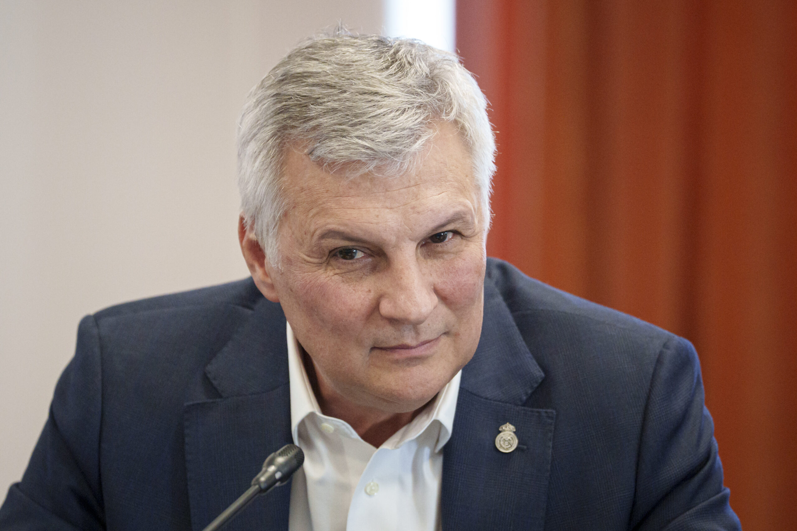 Zamfir a semnat pe o coală de hârtie că nu va vota guvernul Niculescu. Ce spune despre moment?