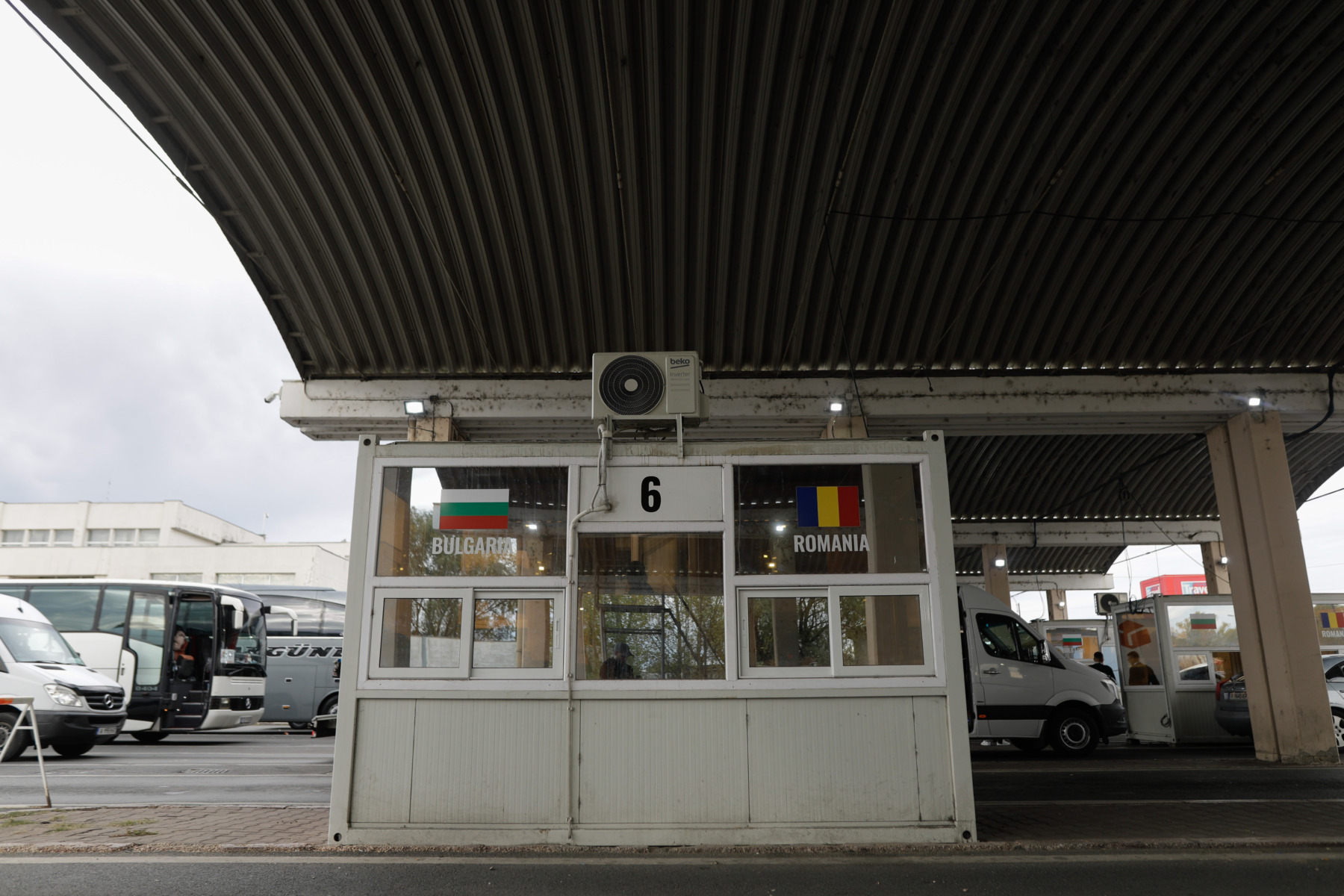 Bulgaria menține taxa de trecere pentru autoturismele care traversează podul peste Dunăre, deși România a eliminat-o