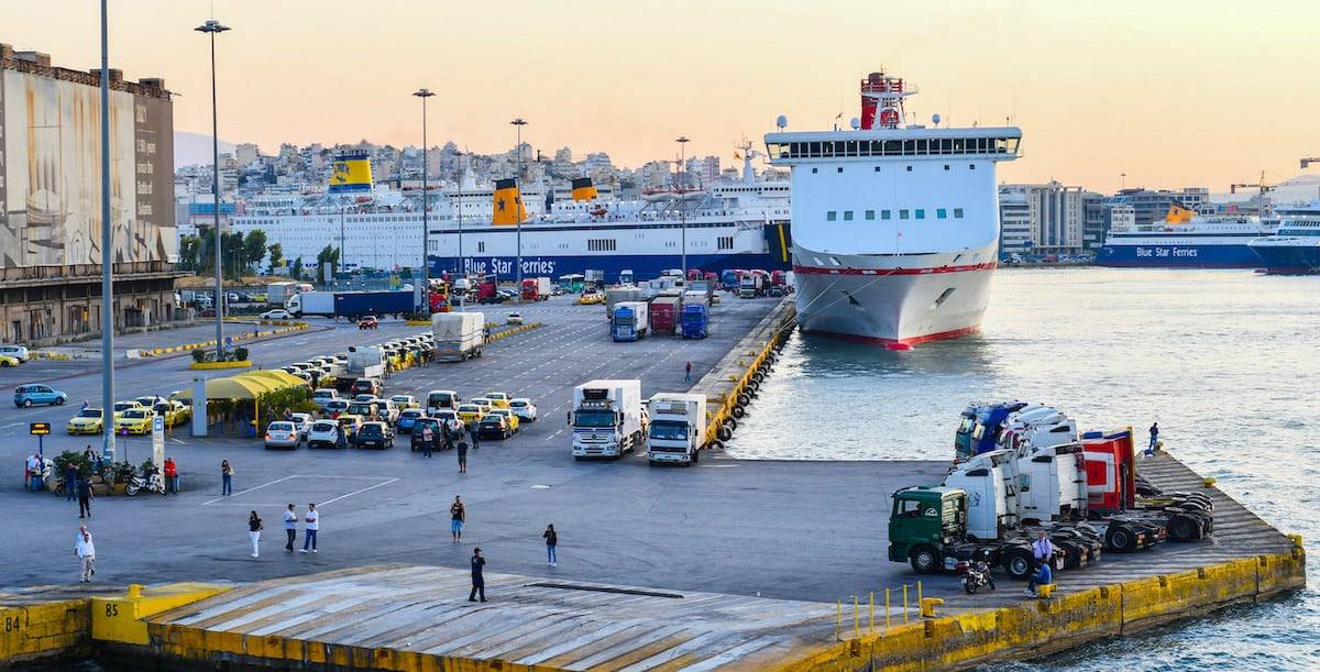 Bulgaria negociază pentru o cotă-parte în portul grecesc Kavala
